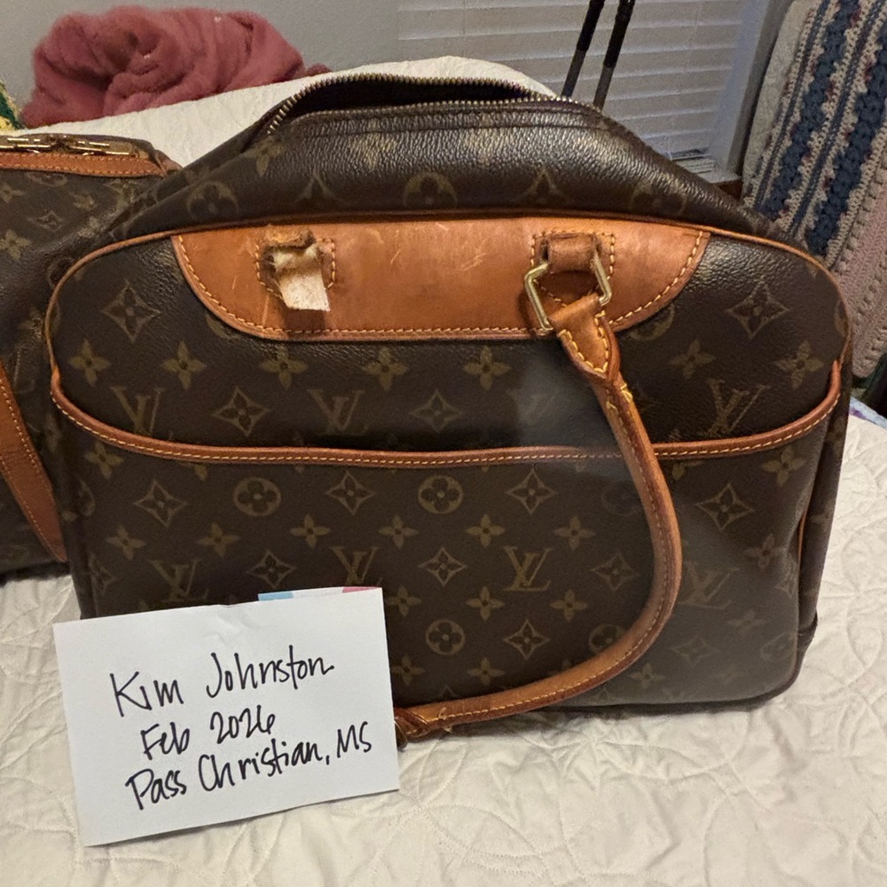 Louis Vuitton Deauville Monogram Travel Bag